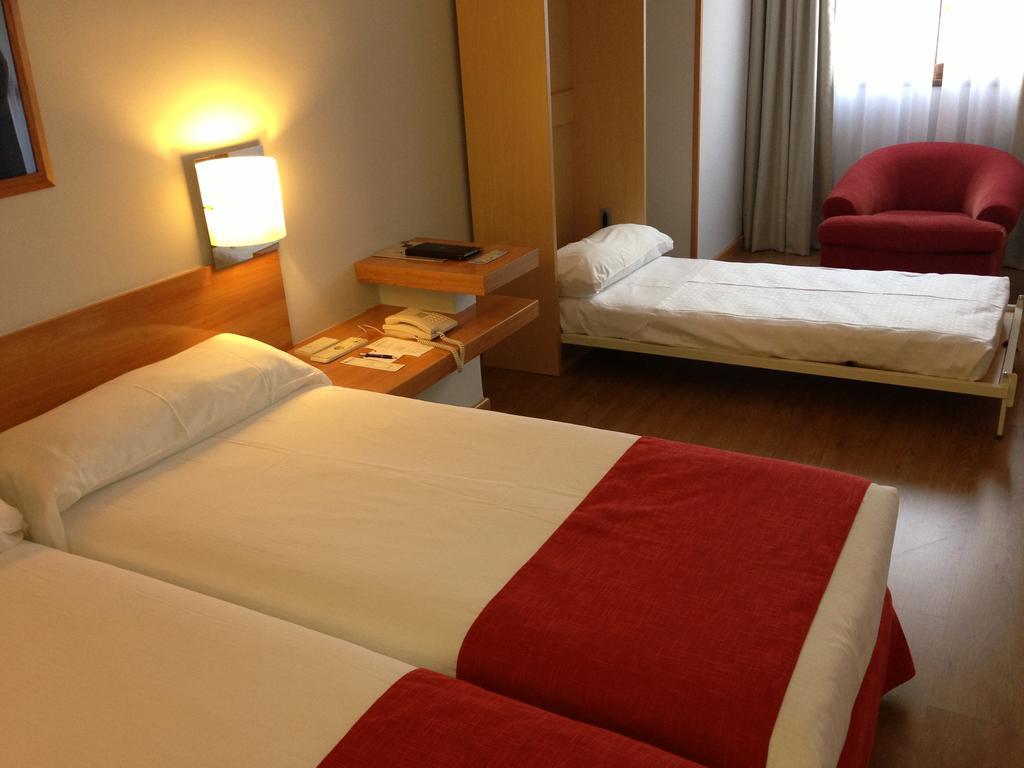 Muralto Madrid Princesa Eksteriør billede